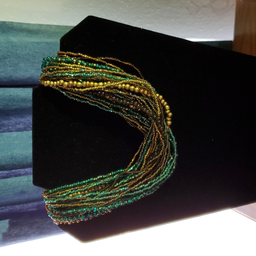 Beaded necklace with 4" ext.